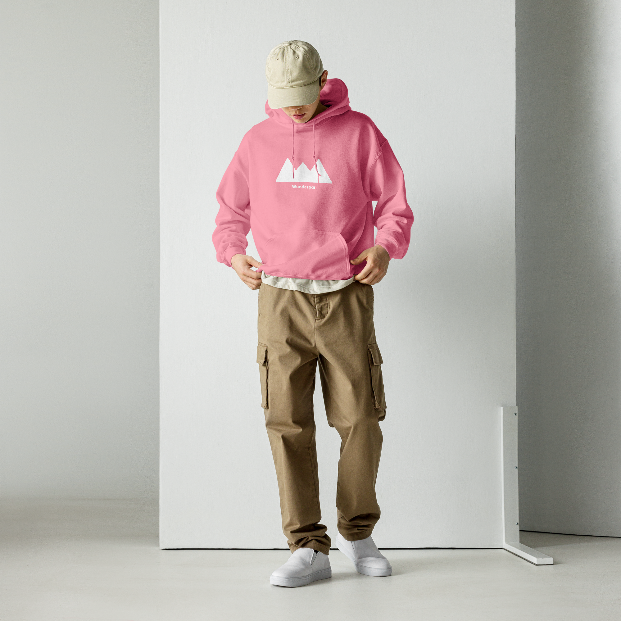 Wunderpar Solid Logo Hoodie - Pink